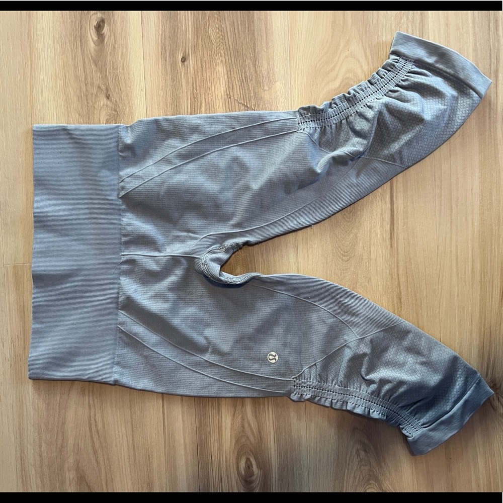 super cute light grey lululemon vintage leggings!